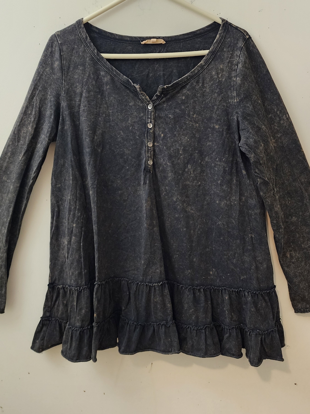 Easel L Distressed Dye Black Swing Top Goth Rock-n-Roll Grunge Witchy Boho Comfy